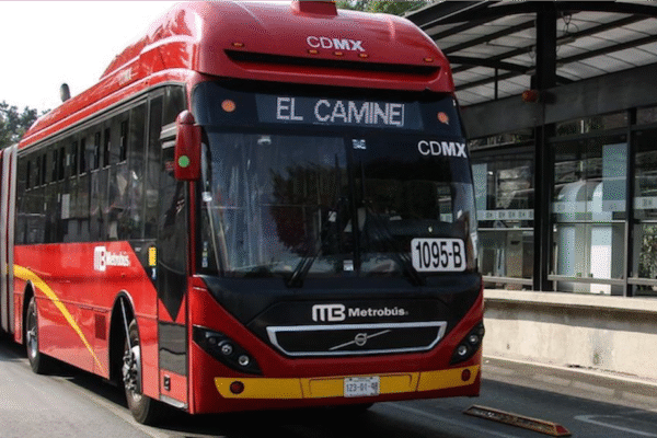 Metrobús amplía su horario: Línea 2 y 7 ahora operan hasta la 1:00 am los fines de semana